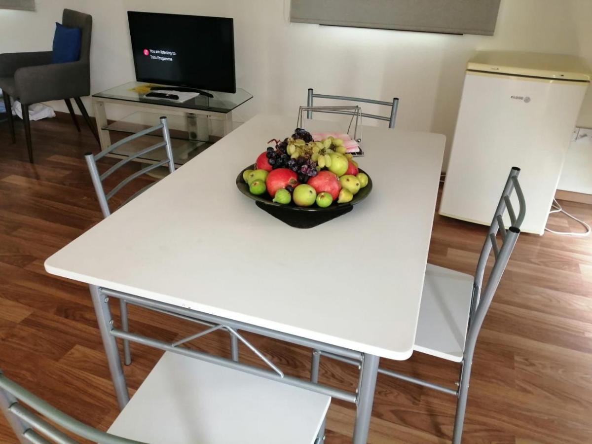 Extremely Comfy Apt With Spacious Private Terrace 10Min Walk To The Beach & In Town Lárnaca Exterior foto