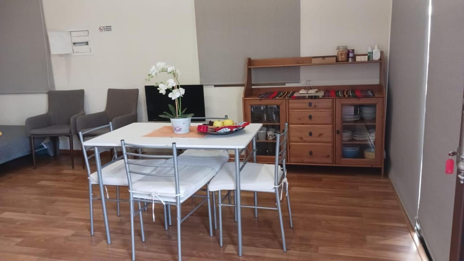 Extremely Comfy Apt With Spacious Private Terrace 10Min Walk To The Beach & In Town Lárnaca Exterior foto