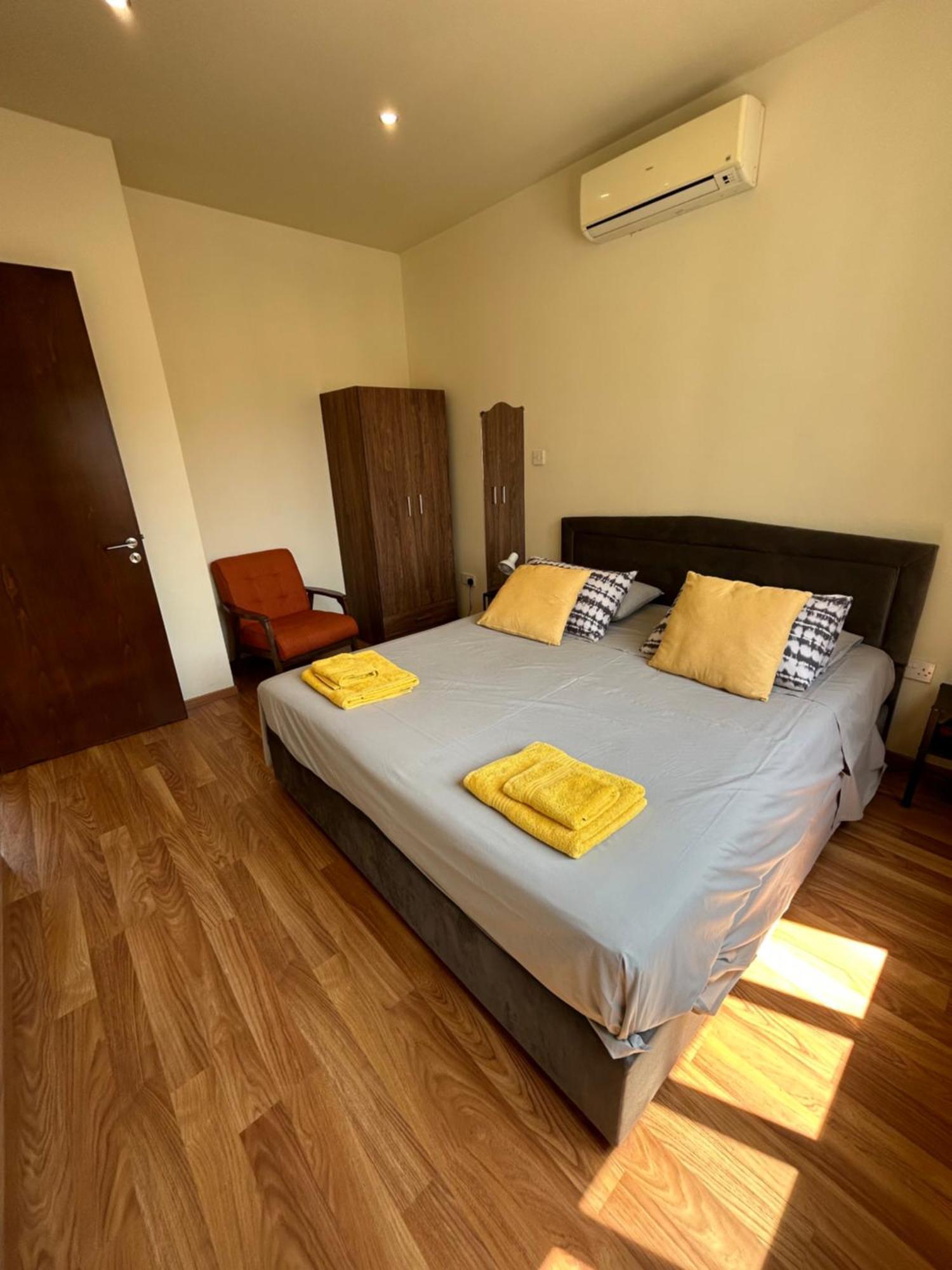 Extremely Comfy Apt With Spacious Private Terrace 10Min Walk To The Beach & In Town Lárnaca Exterior foto