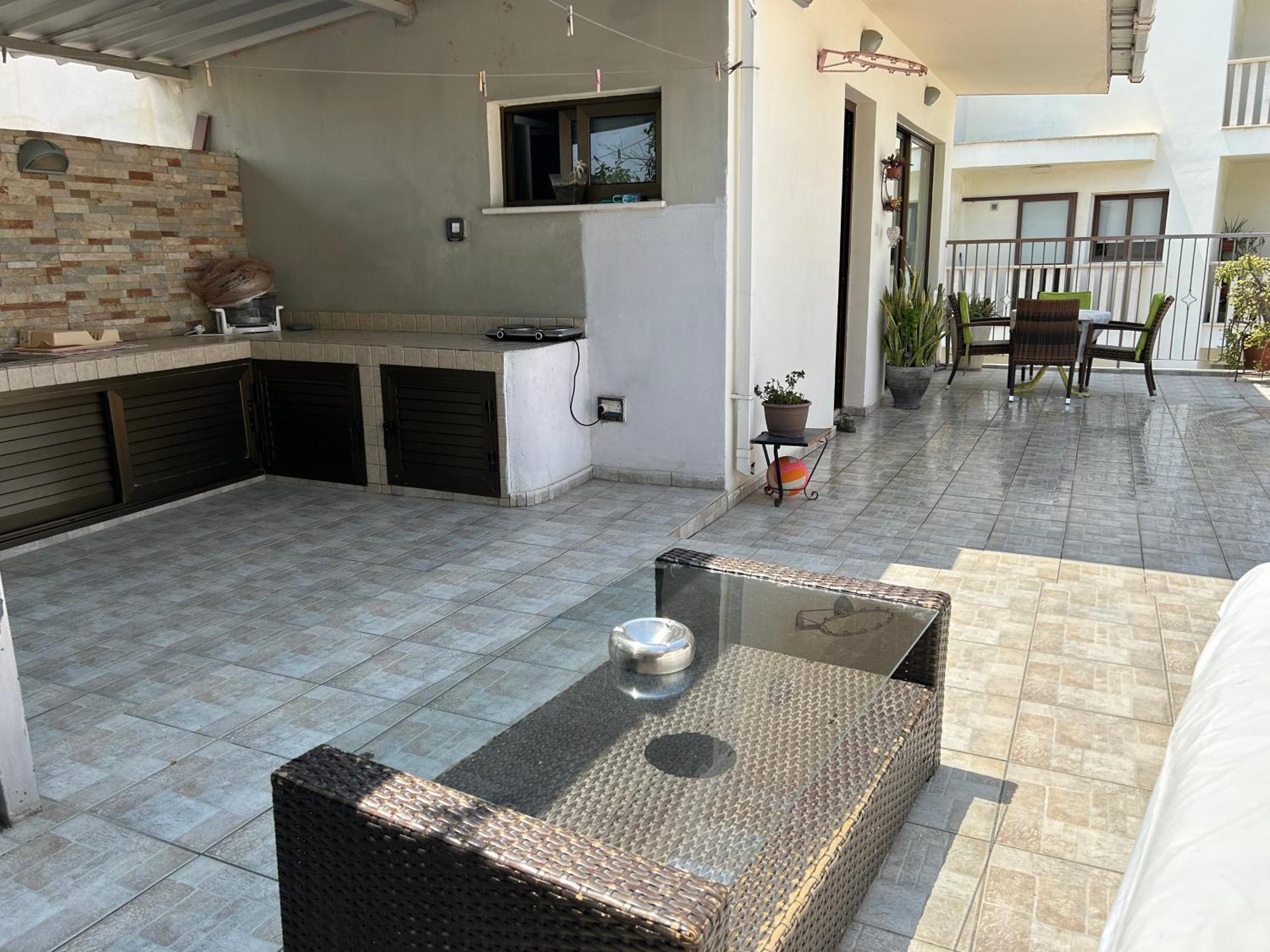 Extremely Comfy Apt With Spacious Private Terrace 10Min Walk To The Beach & In Town Lárnaca Exterior foto