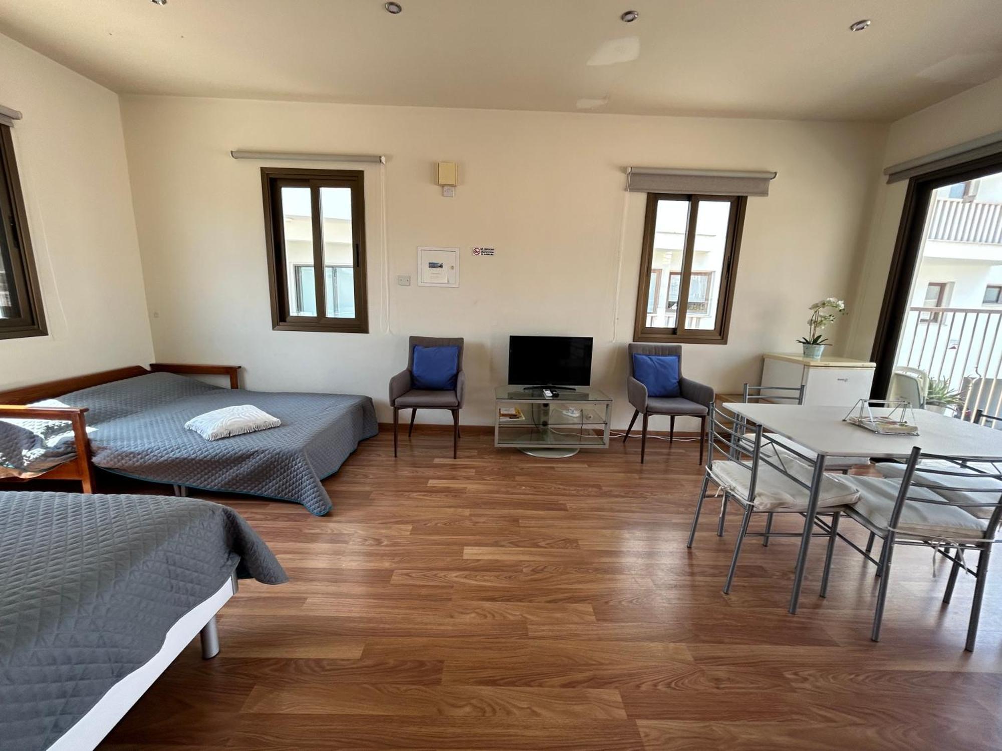 Extremely Comfy Apt With Spacious Private Terrace 10Min Walk To The Beach & In Town Lárnaca Exterior foto