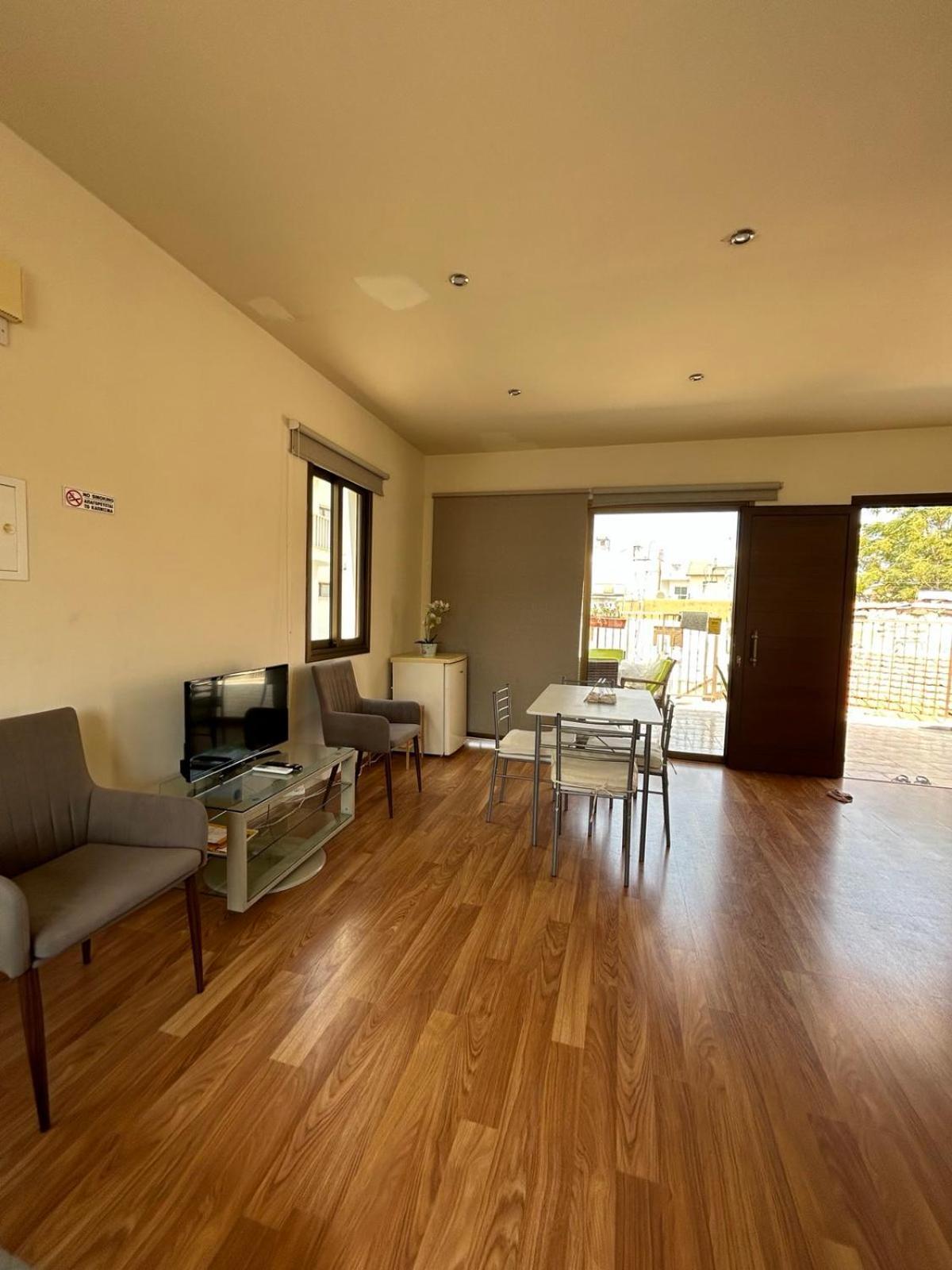 Extremely Comfy Apt With Spacious Private Terrace 10Min Walk To The Beach & In Town Lárnaca Exterior foto